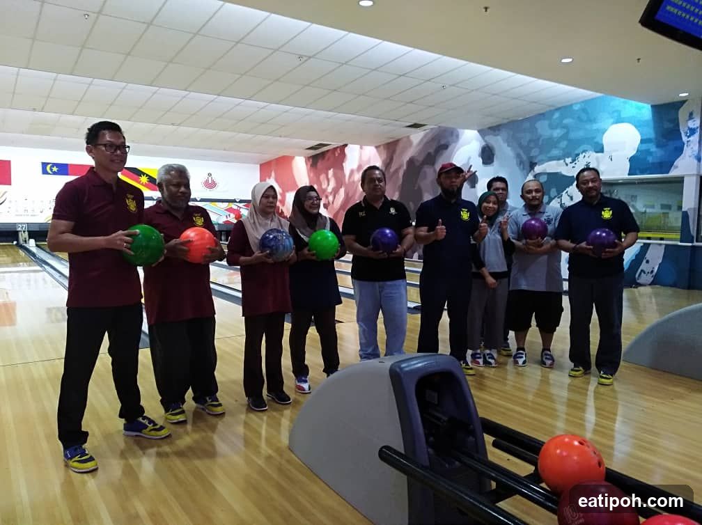 Group at bowling alley