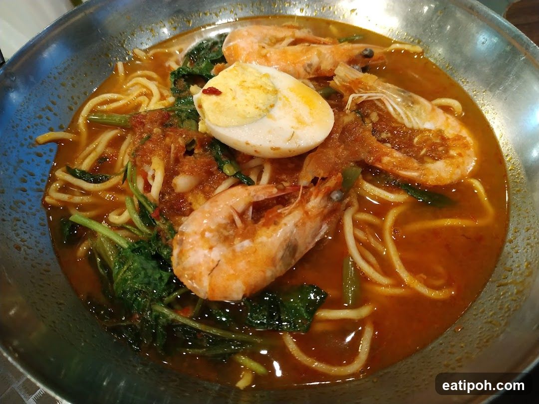 Noodles with shrimp and egg