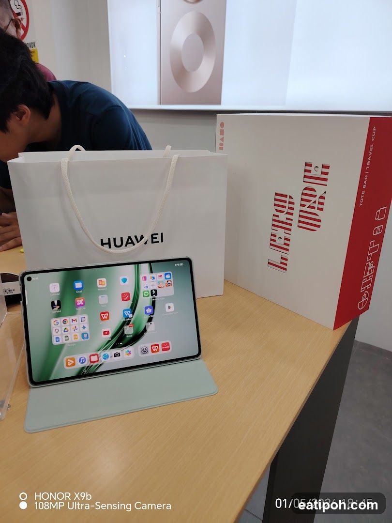 Huawei Store Interior