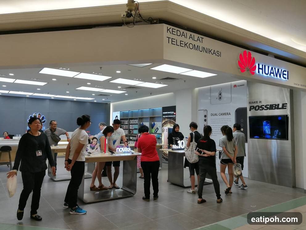 Huawei Store Interior