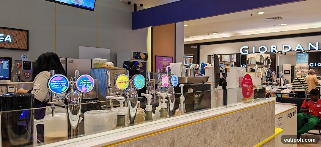 Interior of a beverage stall in a shopping mall