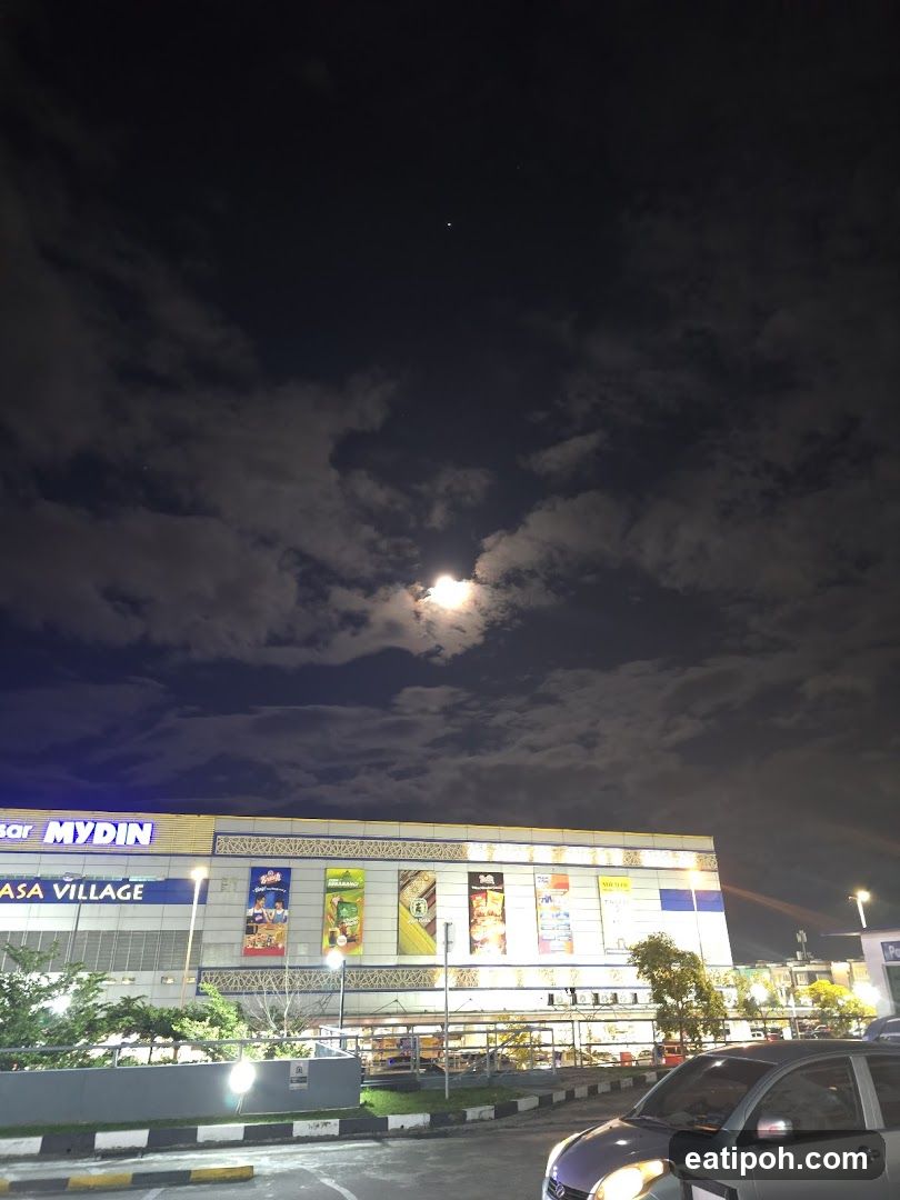 Night view of Mydin shopping center exterior