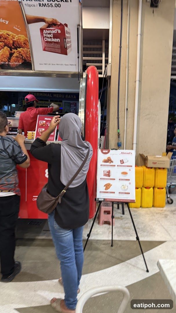 Ahmad's Fried Chicken stall