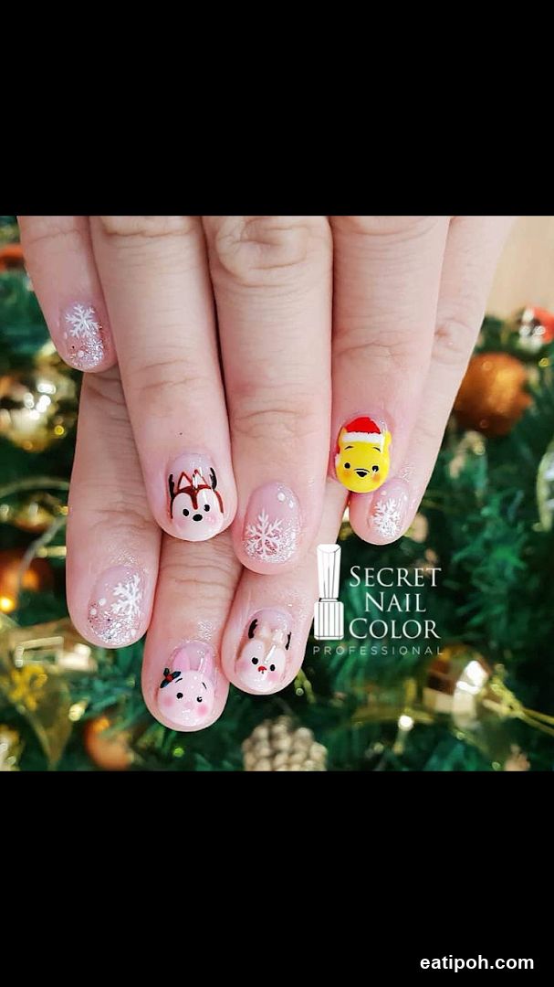 Christmas-themed nail art