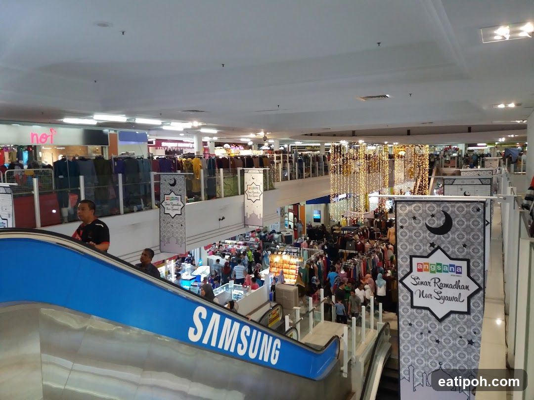 Shopping Mall Interior During Ramadan Festival
