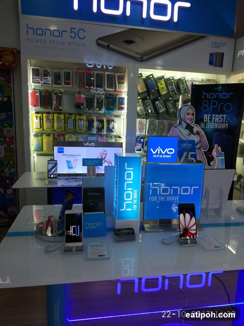 Honor and Vivo Phone Display Store Interior