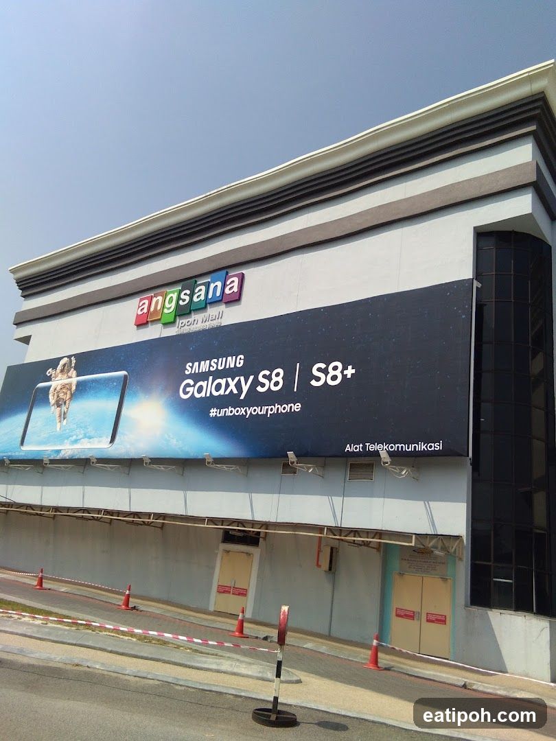 Angsana Ipin Mall exterior