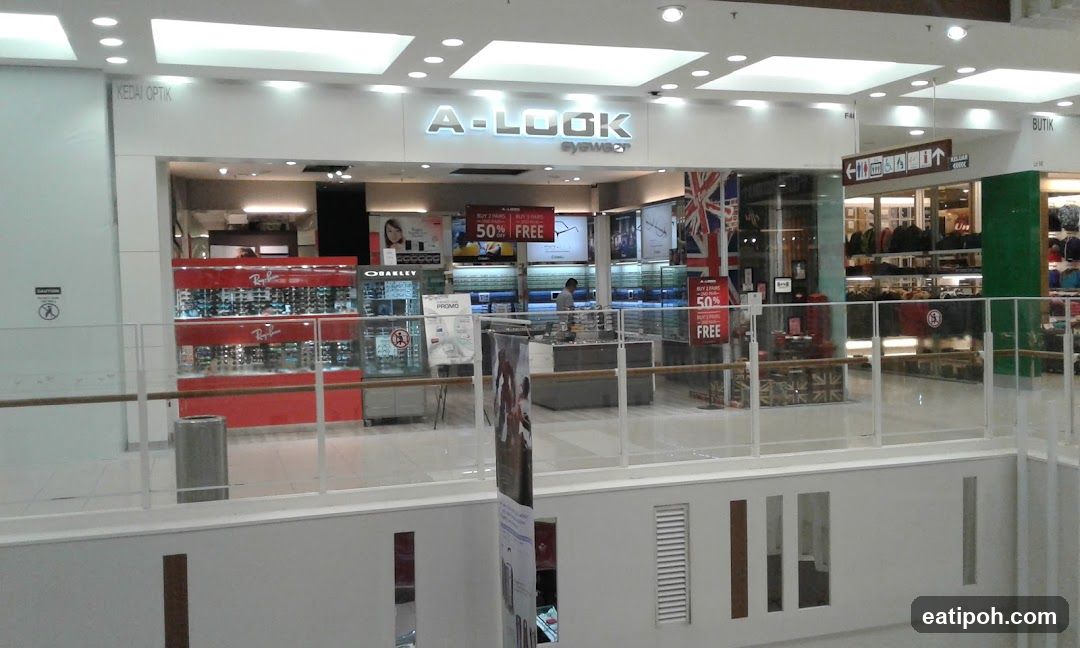 A-LOOK eyewear store interior view