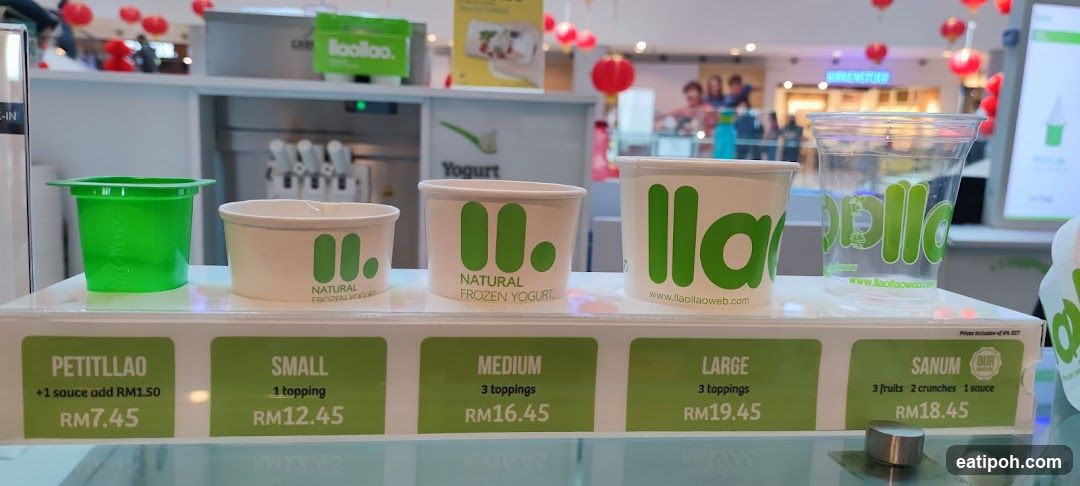 Llaollao Frozen Yogurt Display Counter