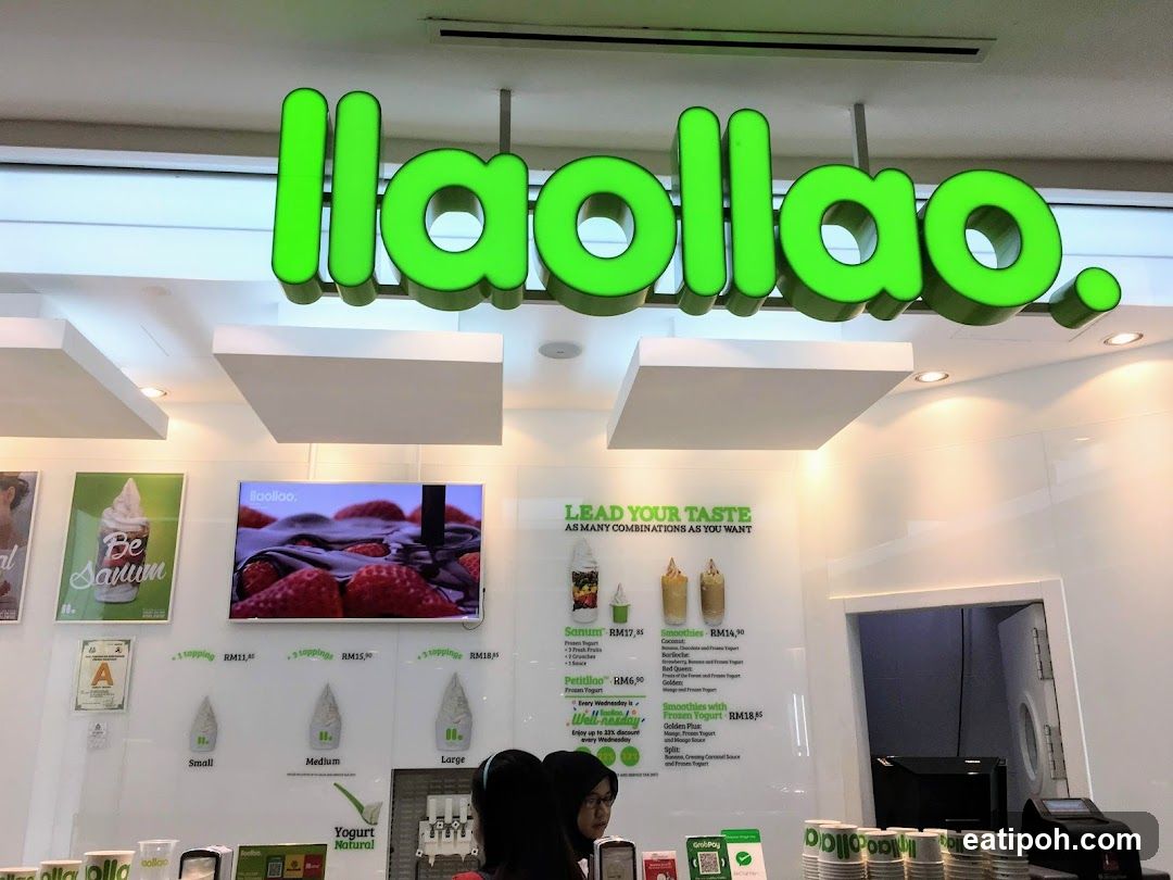 Llaollao storefront interior