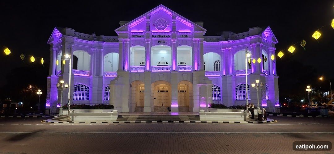 IPOH CITY HALL AT NIGHT