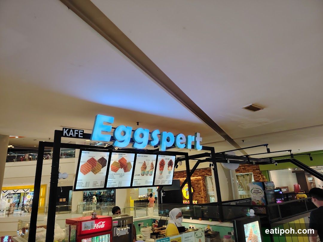 Eggspert Kafe Interior