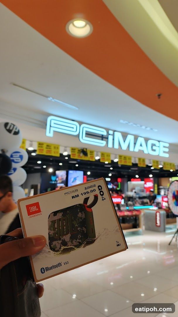 PCiMAGE store interior