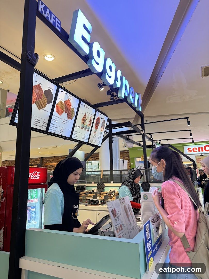 Eggspert Kafe Interior