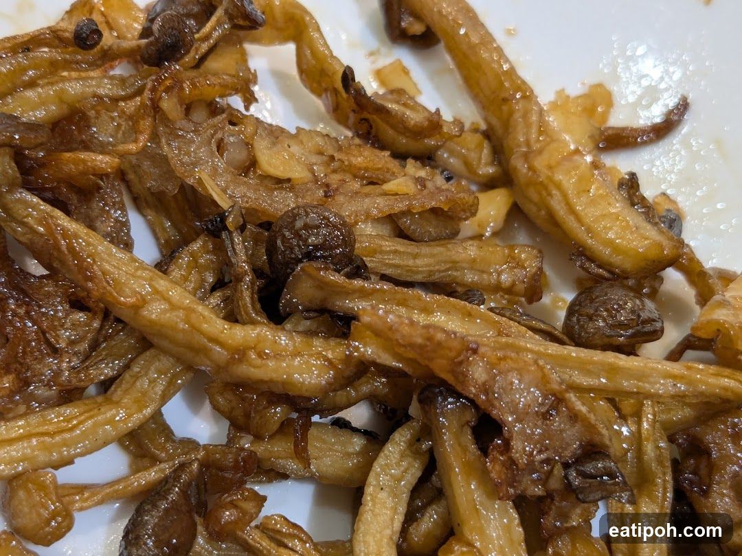Cooked mushrooms on plate