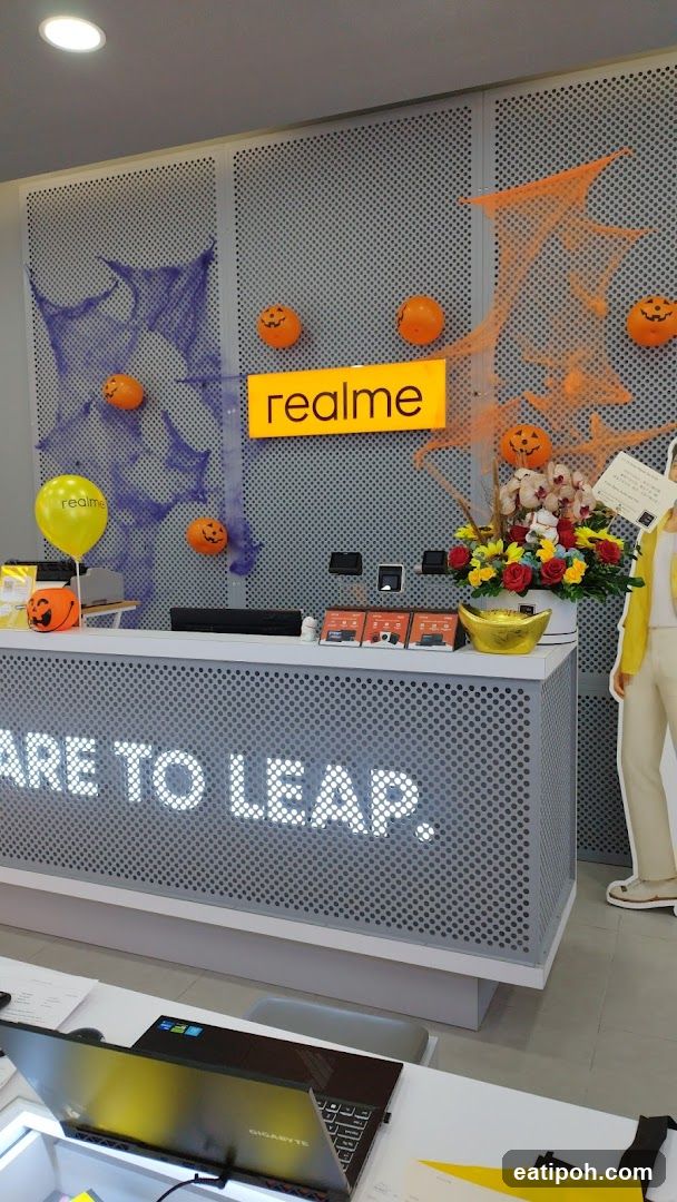 Realme Store Interior