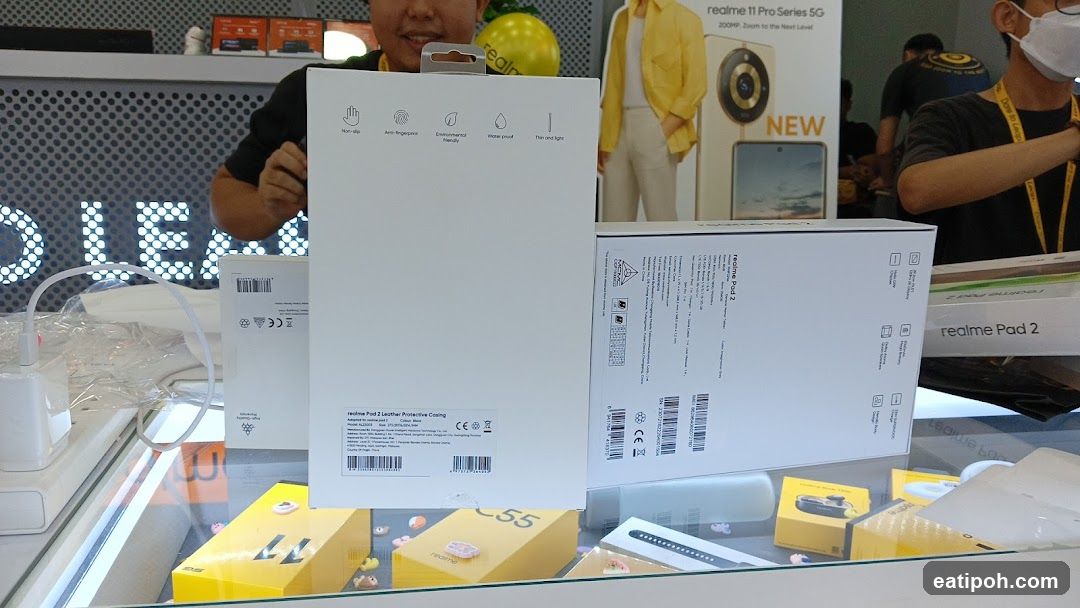 Store Display with Realme Products