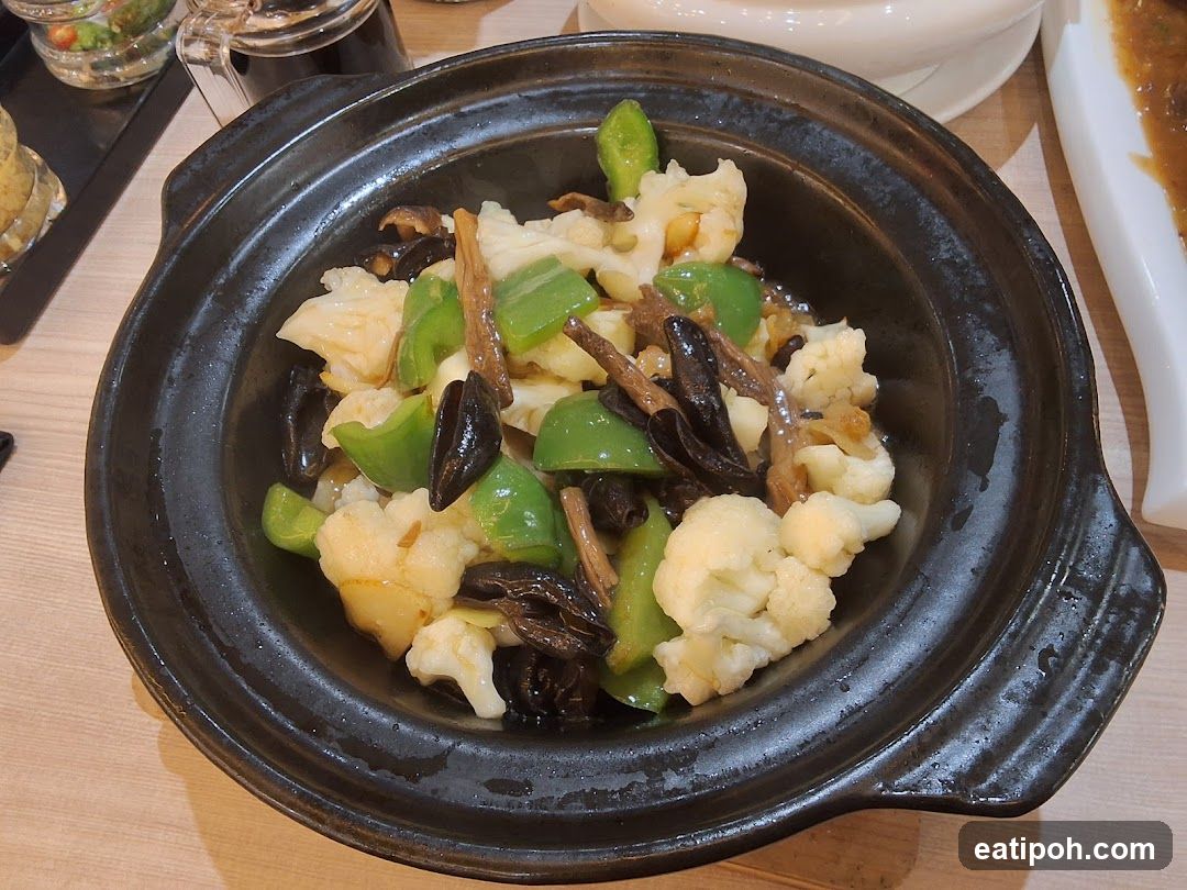 Food dish in ceramic pot
