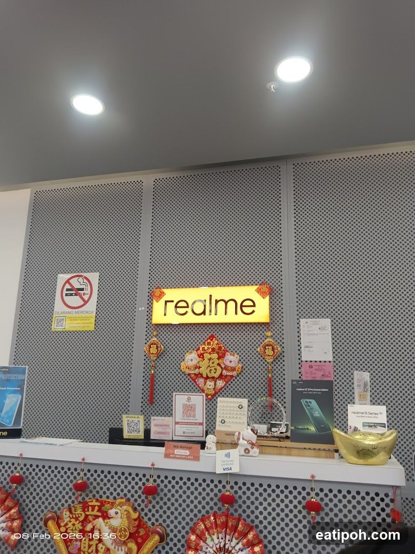 Realme Store Interior