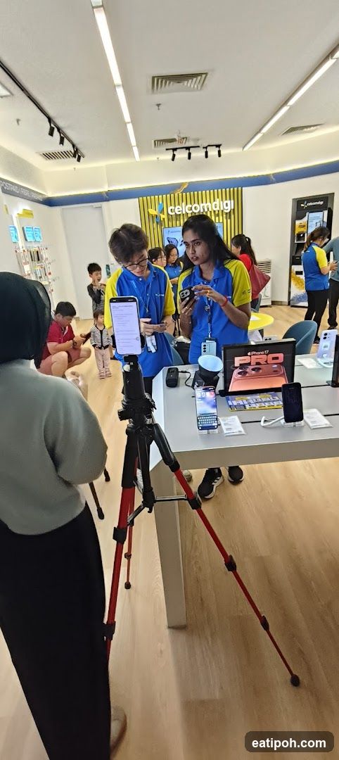 CelcomDigi Store Interior