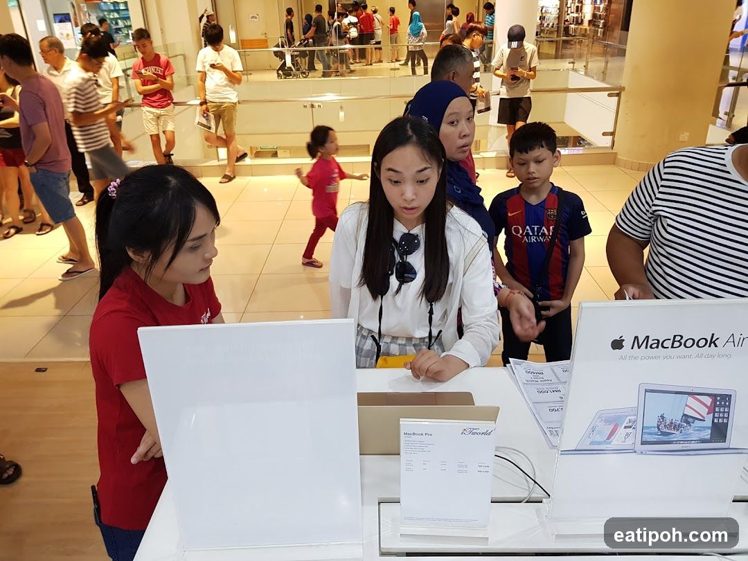 Apple Store Interior