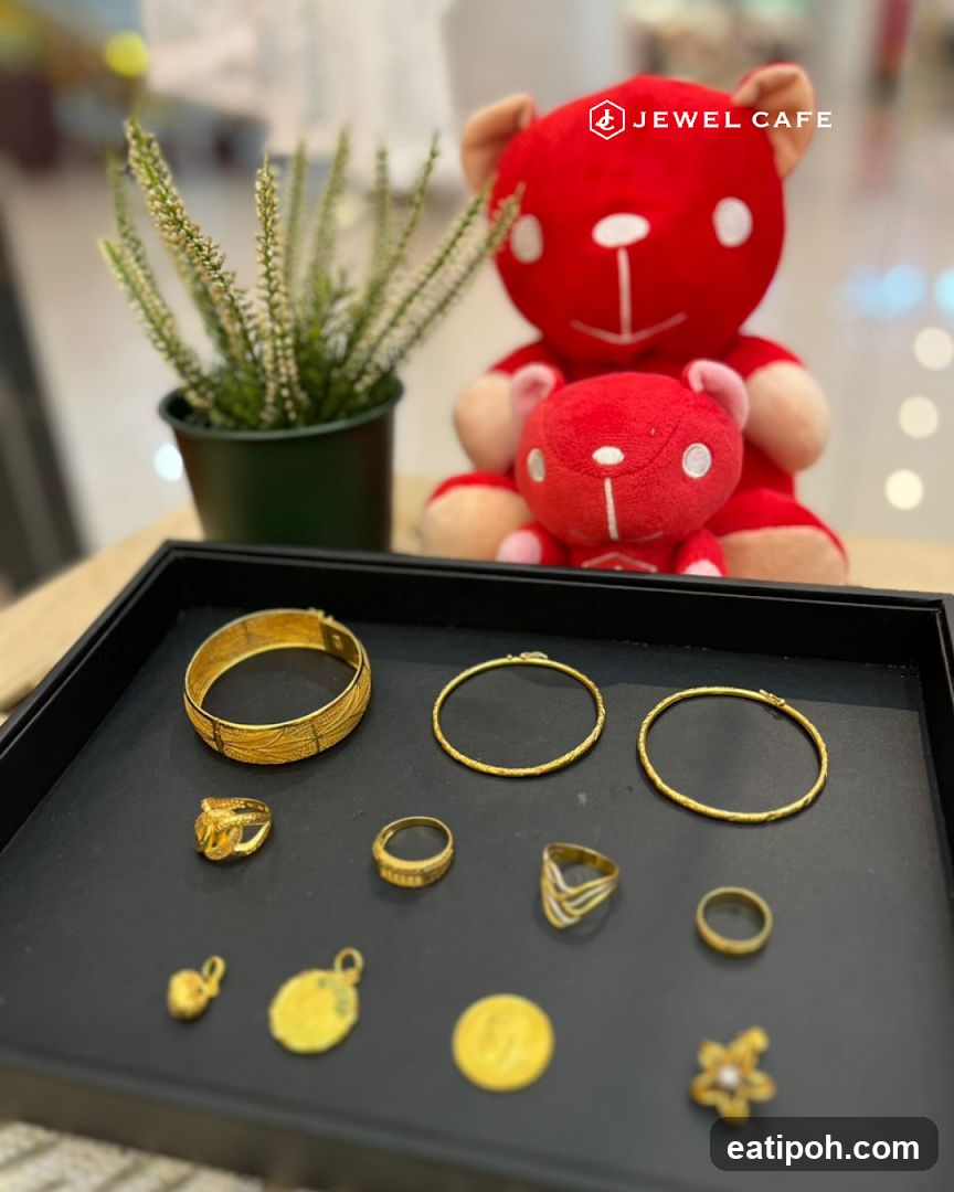 Jewel Cafe Interior Display
