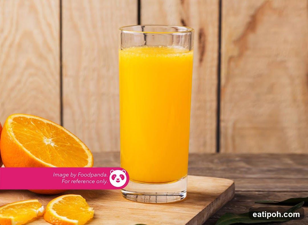 Orange Juice with Fresh Orange Slices