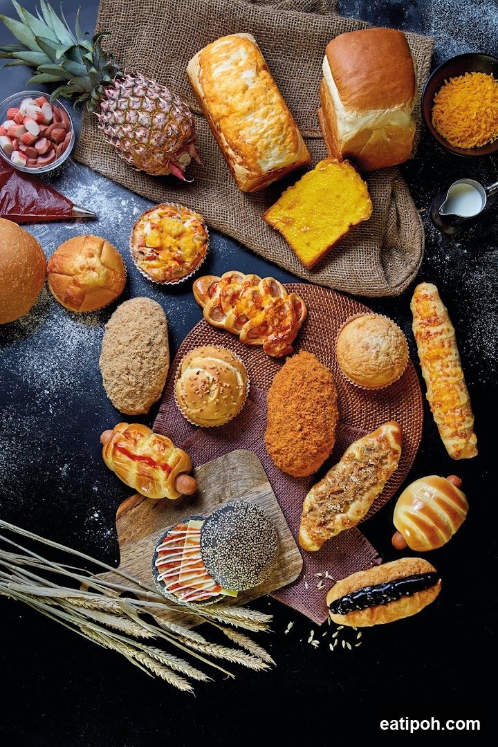 Bread and Pastry Display