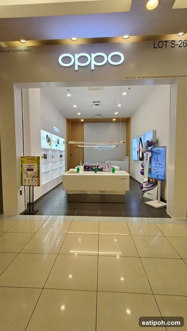 OPPO Store Entrance