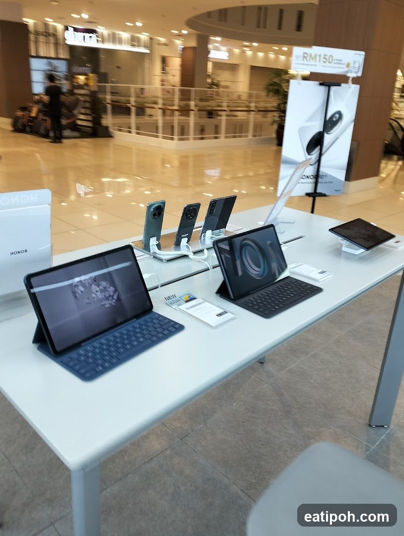Honor Product Display in Mall