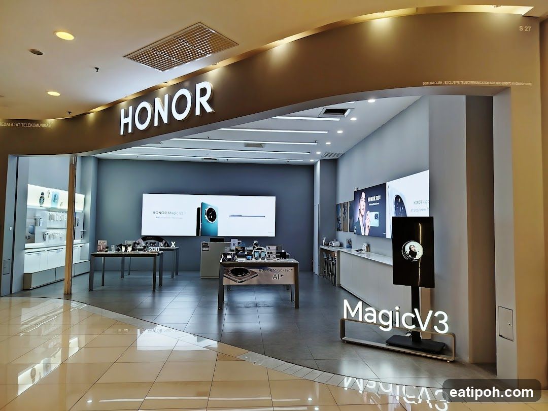 HONOR Store Interior