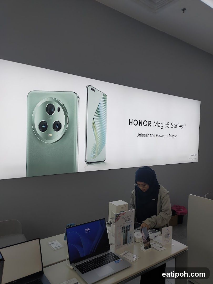 HONOR Magic5 Series Display