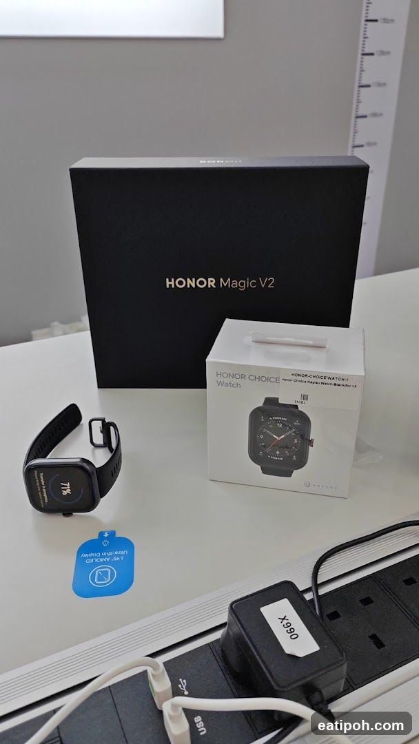 Honor Magic V2 Watch Display