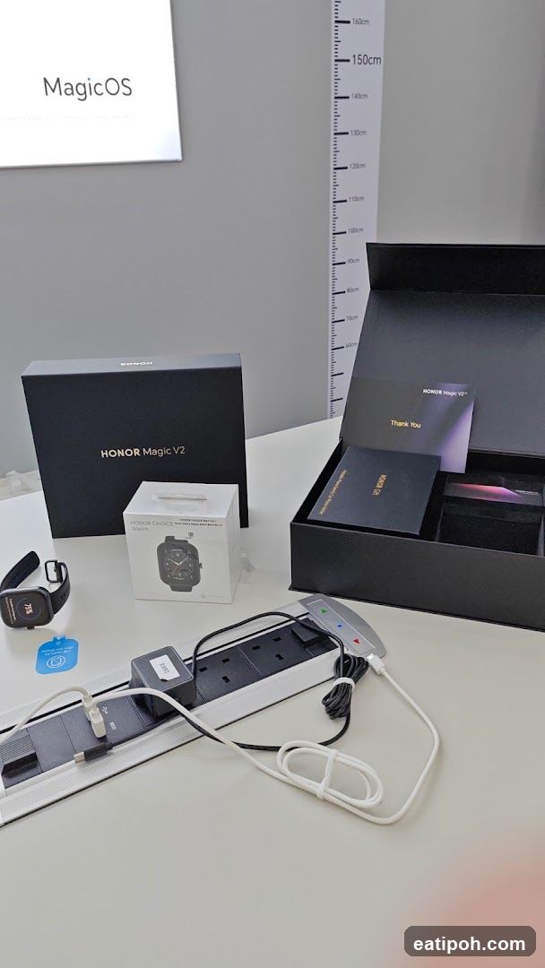 Honor Magic V2 Product Display