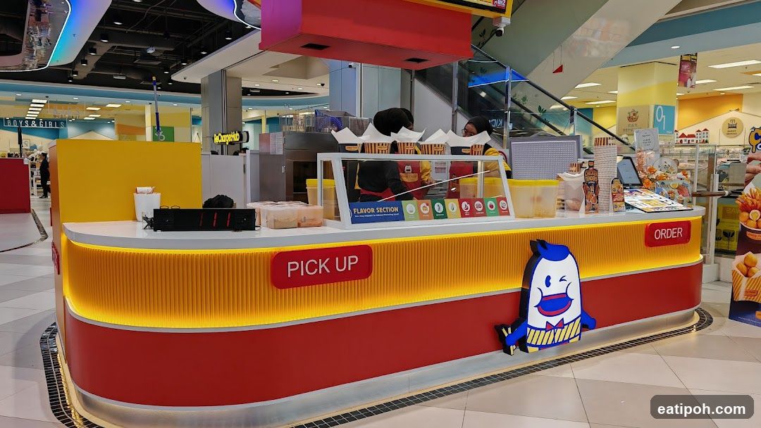 Food kiosk in shopping mall