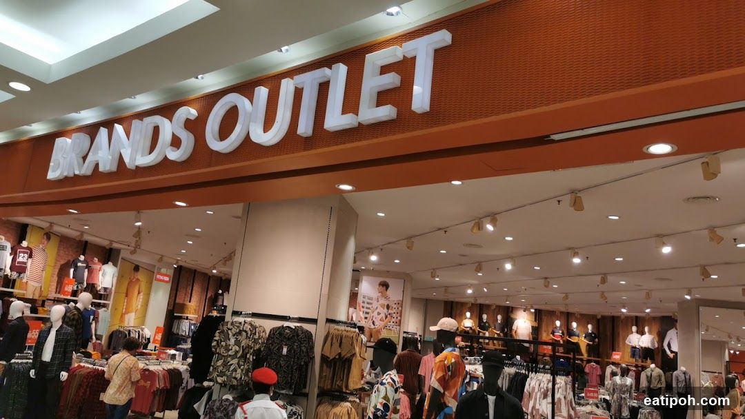 Brands Outlet Storefront Interior
