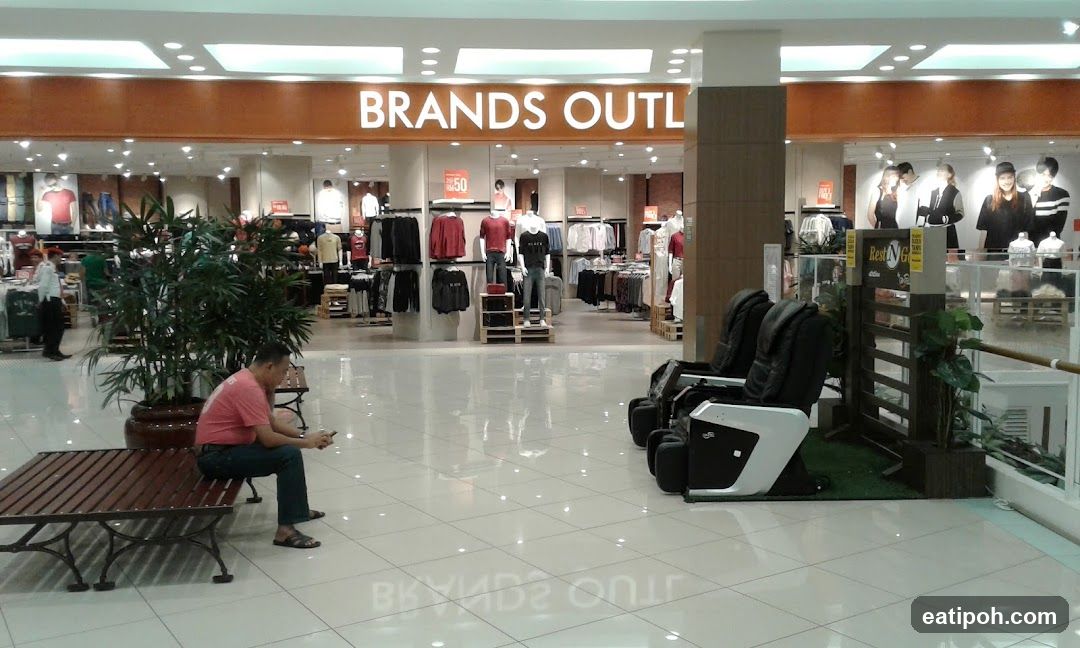 Brands Outlet Store Interior