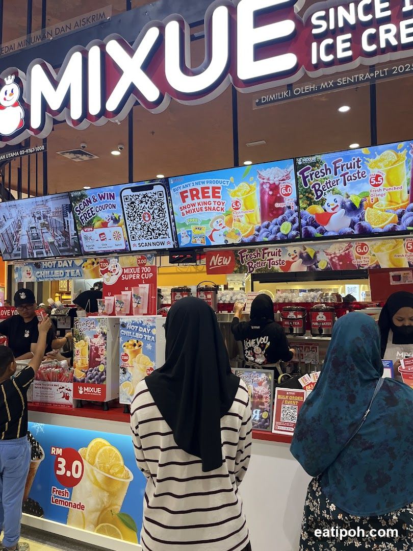 Mixue Ice Cream Shop Interior