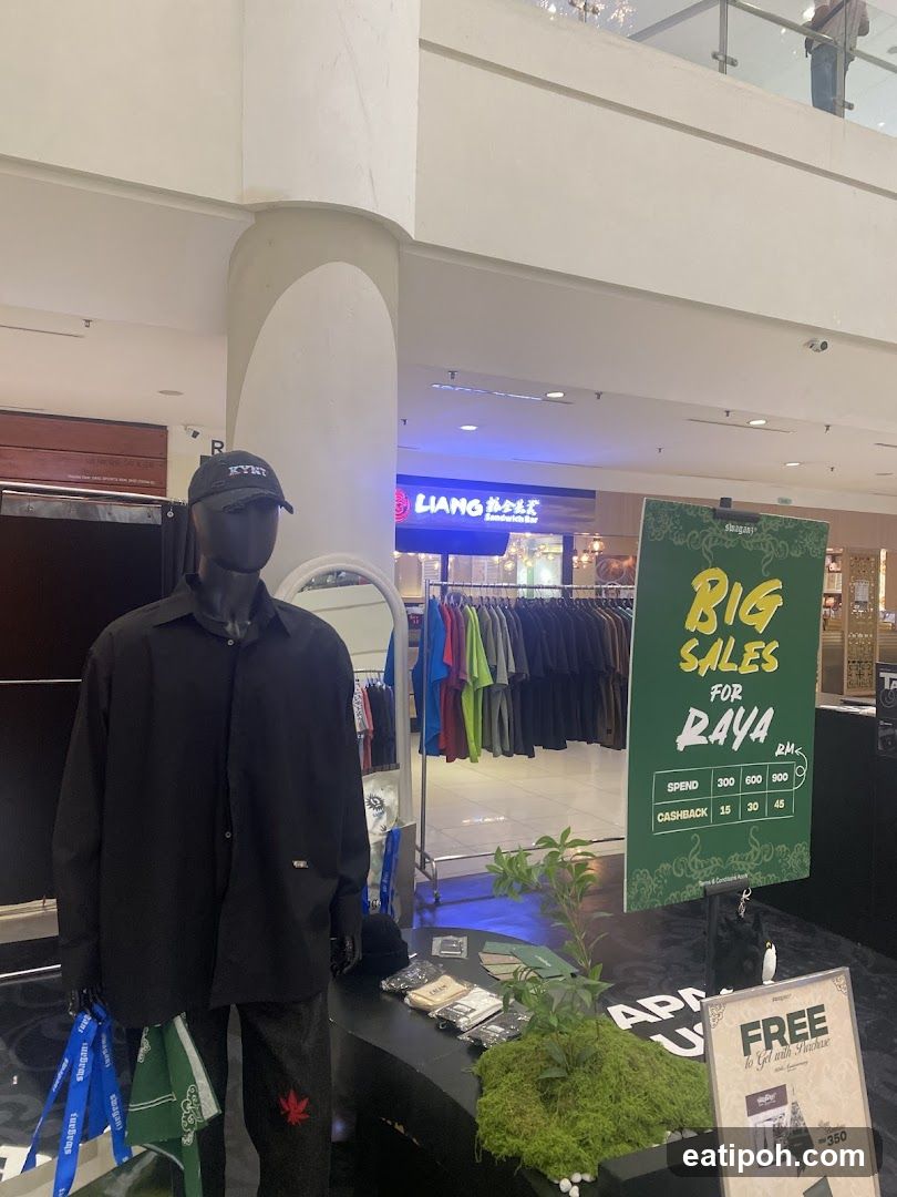 Retail Display in Mall