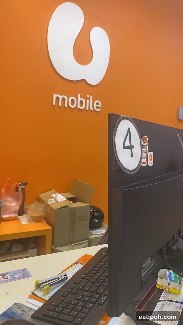 U Mobile Store Interior