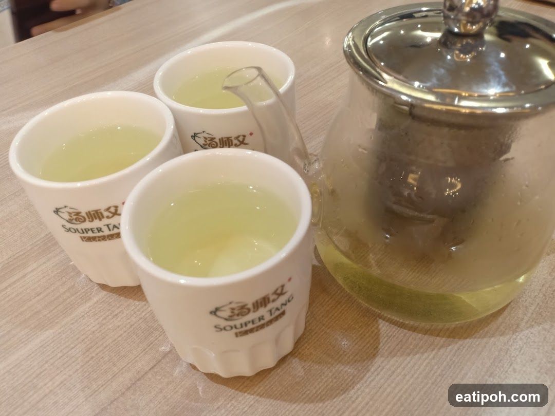 Souper Tang Teapot and Cups