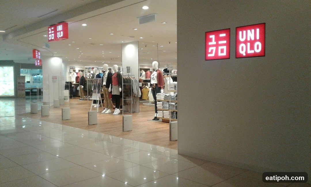 Uniqlo Store Interior