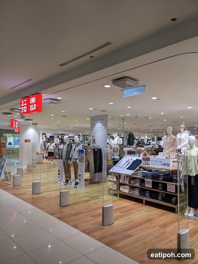 UNIQLO Store Interior