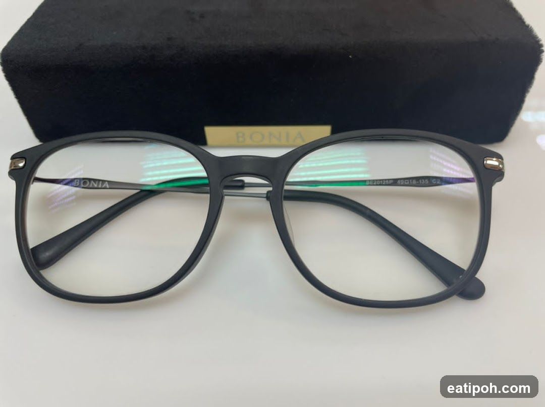 Bonia Glasses Product Display