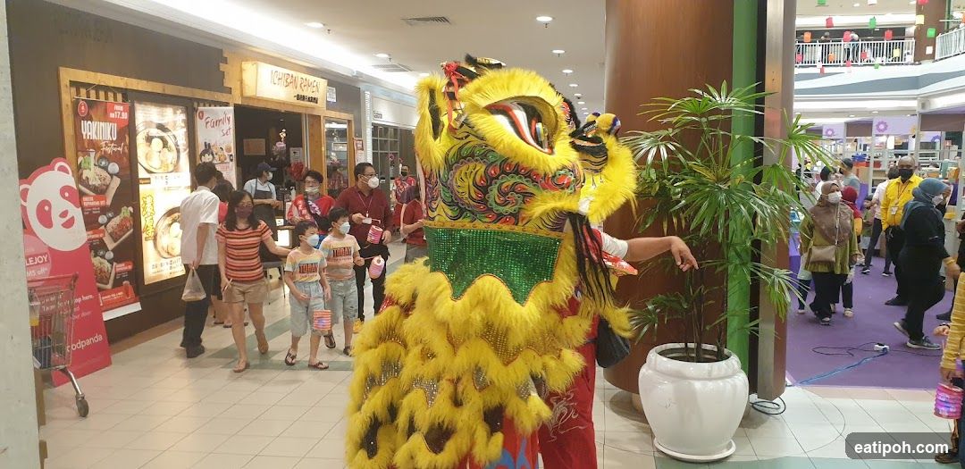 Lion Dance Performance in Shopping Mall