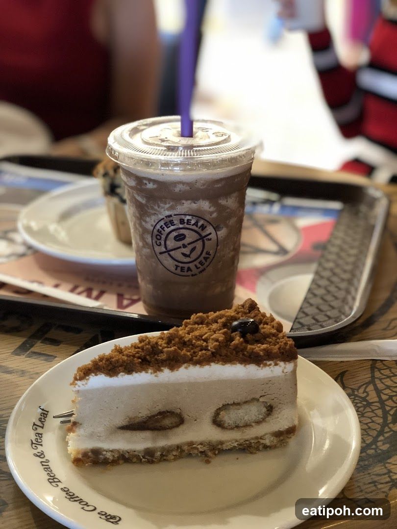 Coffee Bean & Tea Leaf Interior