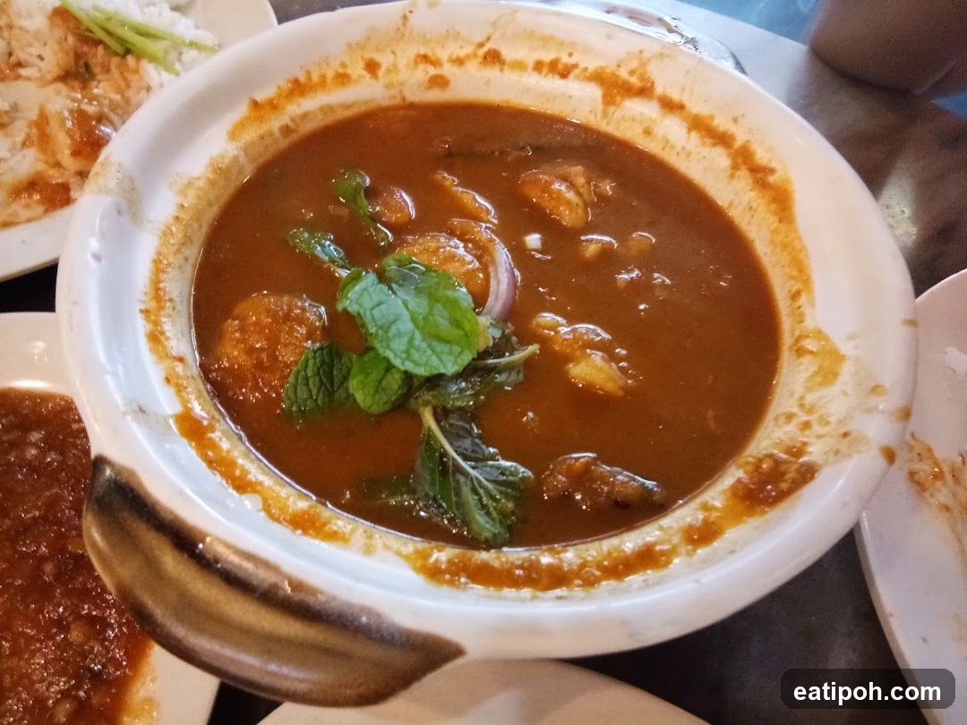 Food dish in ceramic bowl