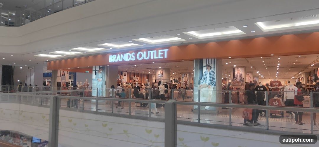 Brands Outlet Storefront View