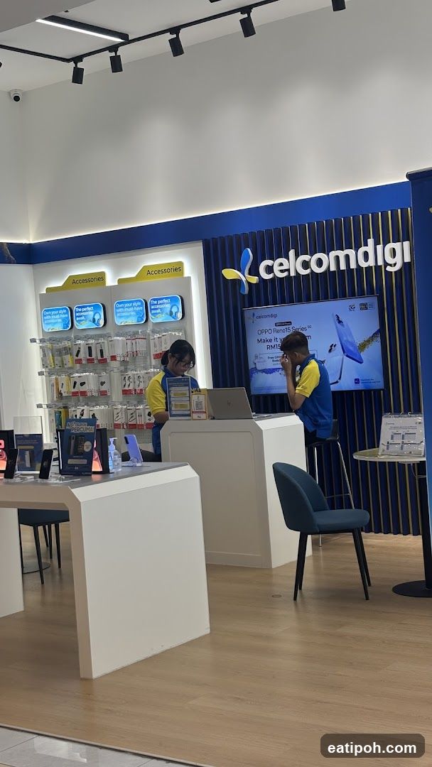CelcomDigi Store Interior