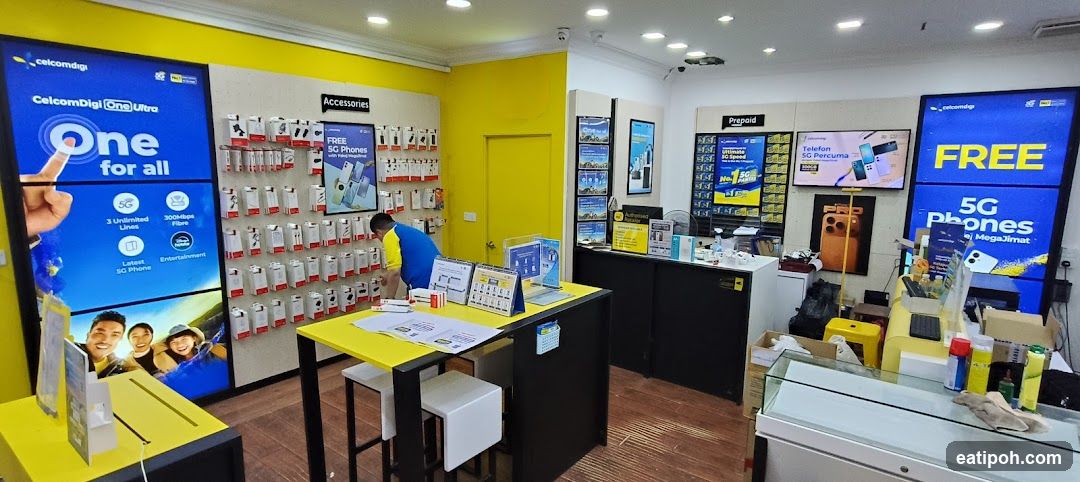 CelcomDigi Store Interior